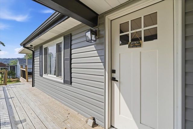 2017 Hulton ROAD, Verona, PA 15147