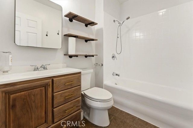 10779 Barlow, Lynwood, CA 90262