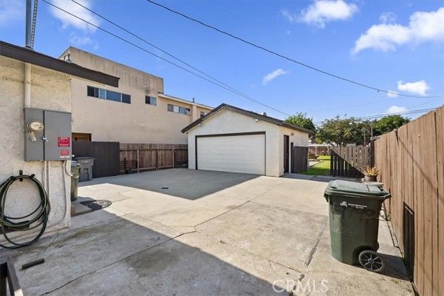 10779 Barlow, Lynwood, CA 90262