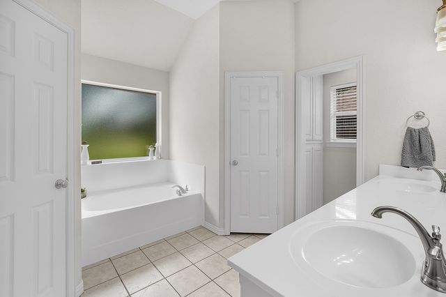 806 N Tejas Drive, Sanger, TX 76266