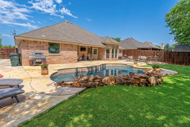 806 N Tejas Drive, Sanger, TX 76266