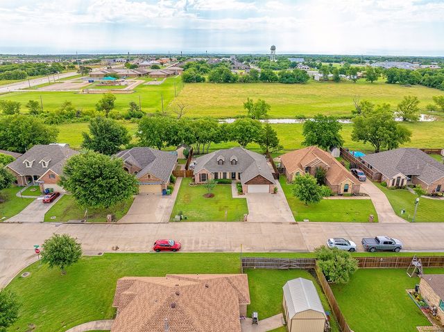 806 N Tejas Drive, Sanger, TX 76266