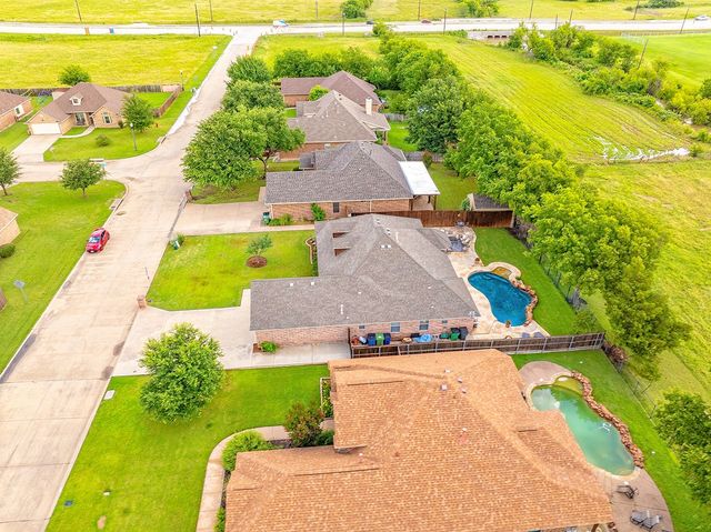 806 N Tejas Drive, Sanger, TX 76266