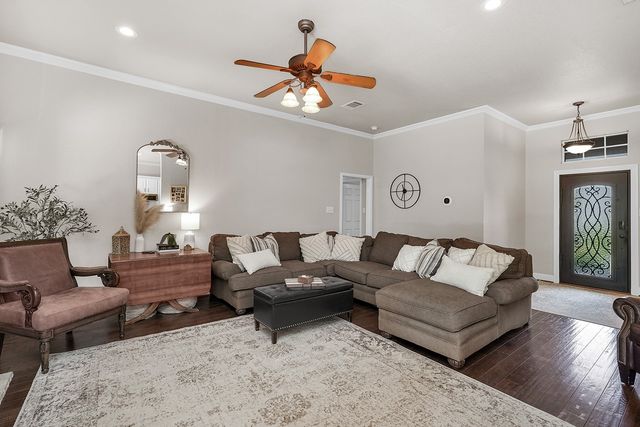 806 N Tejas Drive, Sanger, TX 76266