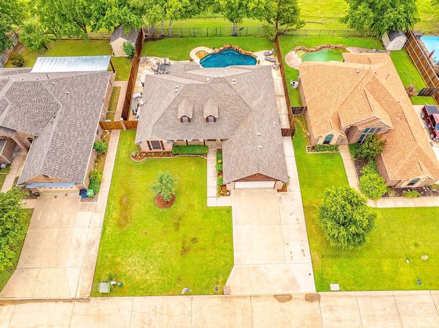 806 N Tejas Drive, Sanger, TX 76266