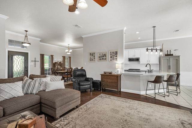 806 N Tejas Drive, Sanger, TX 76266