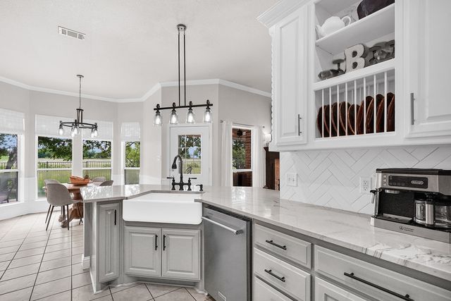 806 N Tejas Drive, Sanger, TX 76266