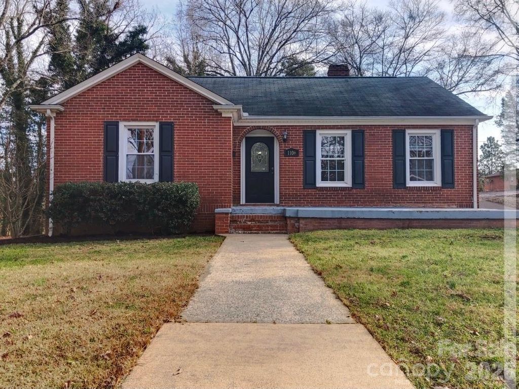 1106 8th Street NE, Hickory, NC 28601
