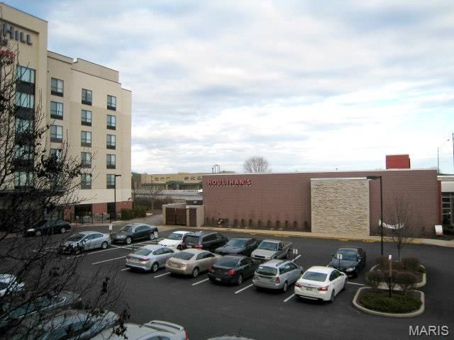 1251 Strassner Drive 2301, Brentwood, MO 63144