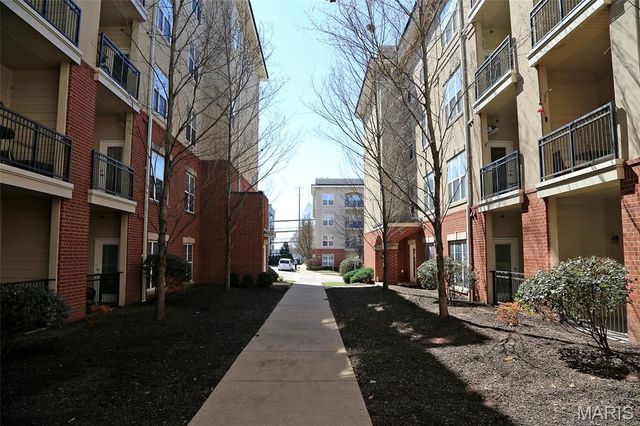 1251 Strassner Drive 2301, Brentwood, MO 63144