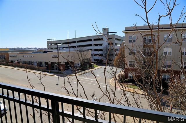 1251 Strassner Drive 2301, Brentwood, MO 63144