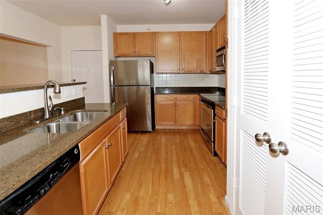 1251 Strassner Drive 2301, Brentwood, MO 63144