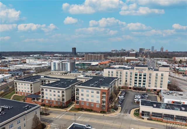 1251 Strassner Drive 2301, Brentwood, MO 63144