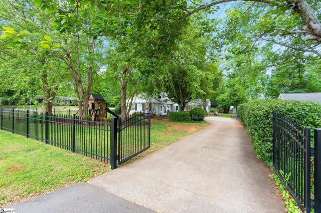 127 Lake Forest Drive, Greenville, SC 29609