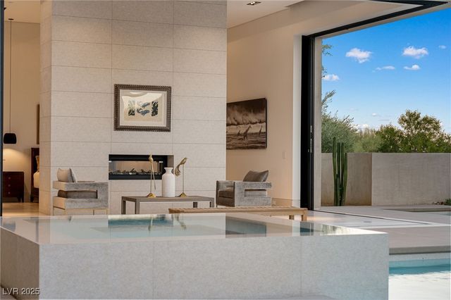 63 Midnight Sky Drive, Las Vegas, NV 89135