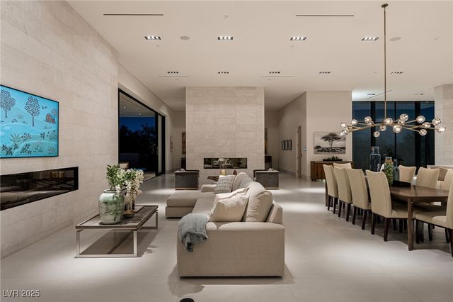 63 Midnight Sky Drive, Las Vegas, NV 89135