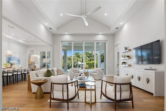 2150 Tarpon RD, Naples, FL 34102