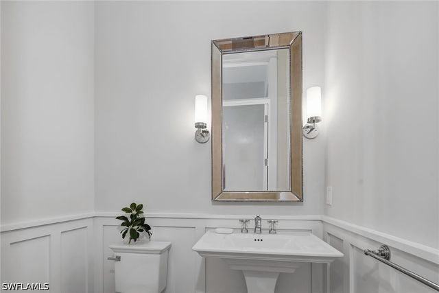 2150 Tarpon RD, Naples, FL 34102