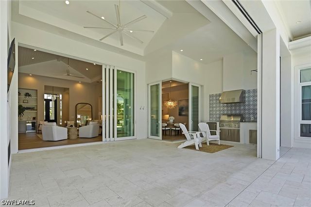 2150 Tarpon RD, Naples, FL 34102