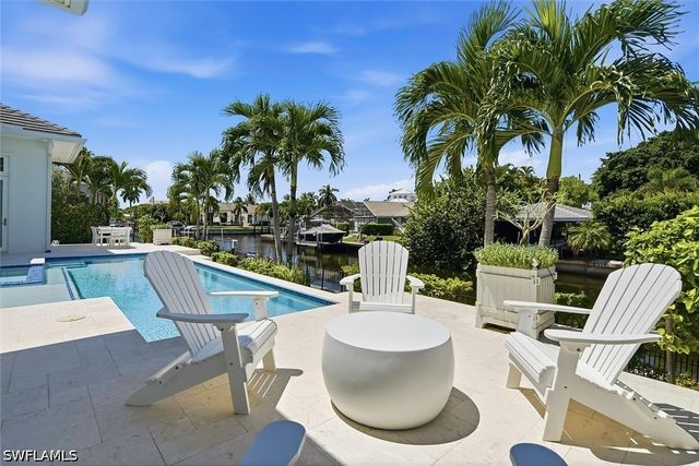 2150 Tarpon RD, Naples, FL 34102