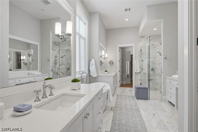 2150 Tarpon RD, Naples, FL 34102