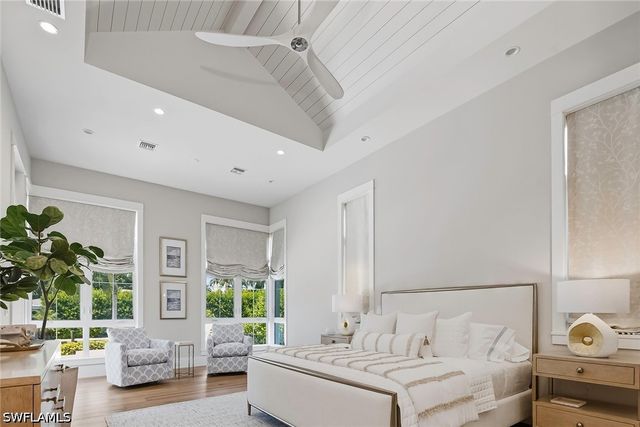 2150 Tarpon RD, Naples, FL 34102