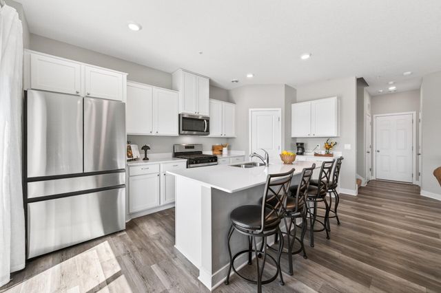 13769 Kaylemore Trail, Rosemount, MN 55068