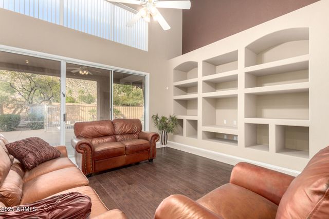 908 E MOUNTAIN SAGE Drive, Phoenix, AZ 85048