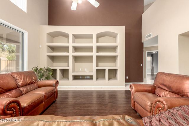 908 E MOUNTAIN SAGE Drive, Phoenix, AZ 85048