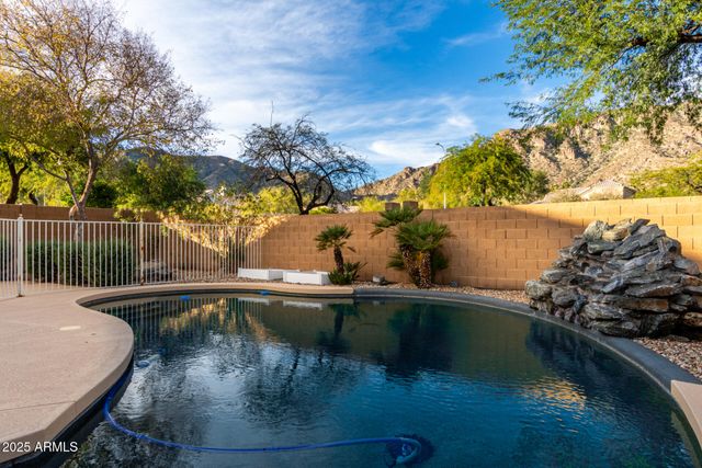 908 E MOUNTAIN SAGE Drive, Phoenix, AZ 85048