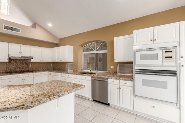 908 E MOUNTAIN SAGE Drive, Phoenix, AZ 85048