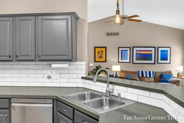 15308 Saddlebrook Court, Grand Haven, MI 49417