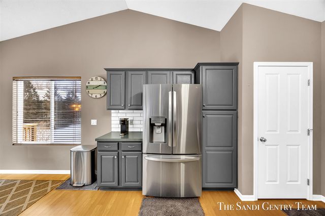 15308 Saddlebrook Court, Grand Haven, MI 49417