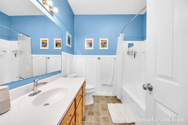 15308 Saddlebrook Court, Grand Haven, MI 49417