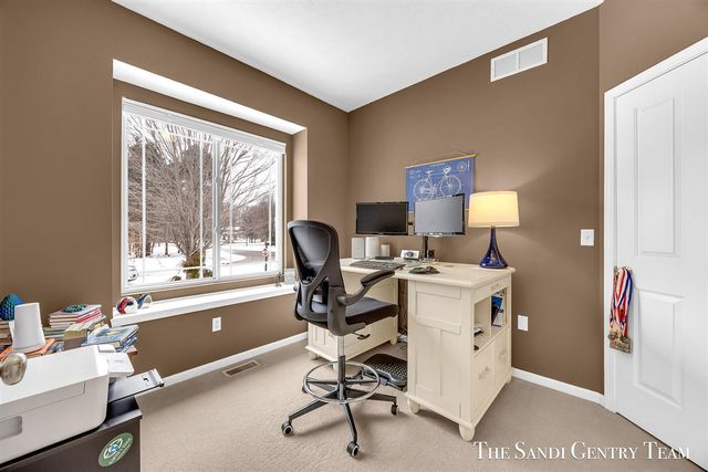 15308 Saddlebrook Court, Grand Haven, MI 49417