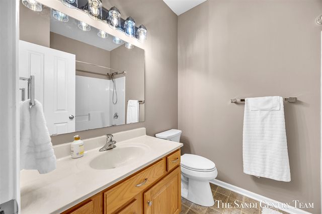 15308 Saddlebrook Court, Grand Haven, MI 49417