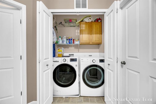 15308 Saddlebrook Court, Grand Haven, MI 49417