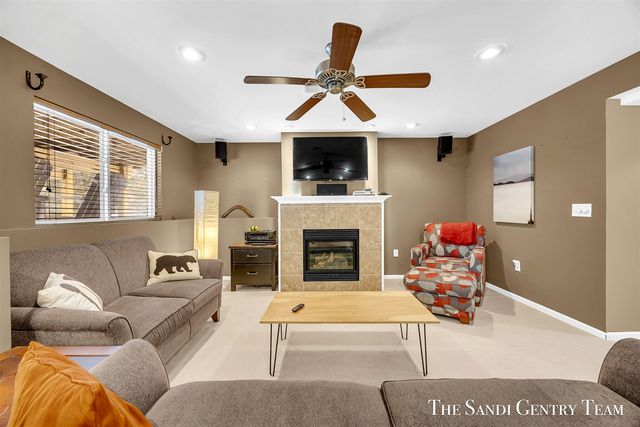 15308 Saddlebrook Court, Grand Haven, MI 49417