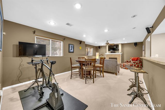 15308 Saddlebrook Court, Grand Haven, MI 49417