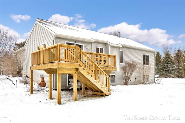 15308 Saddlebrook Court, Grand Haven, MI 49417