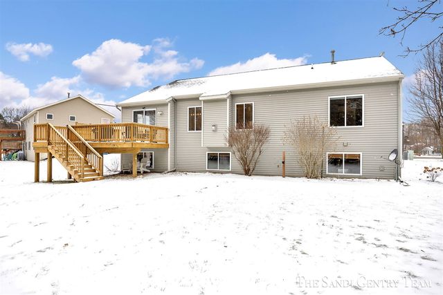 15308 Saddlebrook Court, Grand Haven, MI 49417