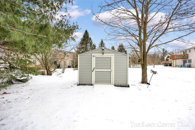 15308 Saddlebrook Court, Grand Haven, MI 49417