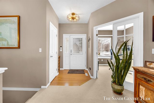 15308 Saddlebrook Court, Grand Haven, MI 49417