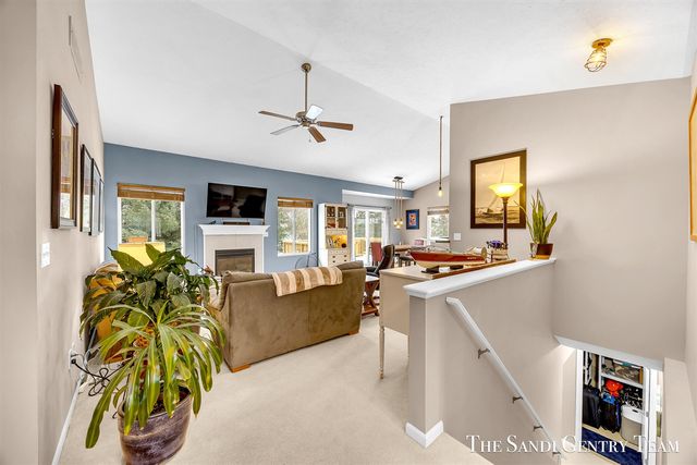 15308 Saddlebrook Court, Grand Haven, MI 49417