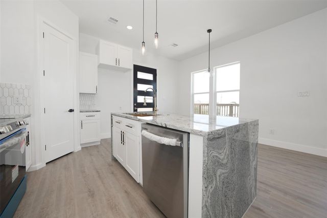 43 Buckskin Drive, Palacios, TX 77465