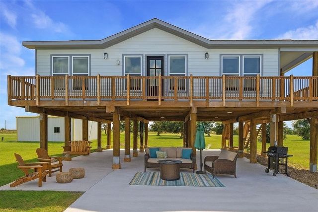 43 Buckskin Drive, Palacios, TX 77465