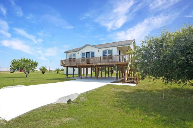 43 Buckskin Drive, Palacios, TX 77465