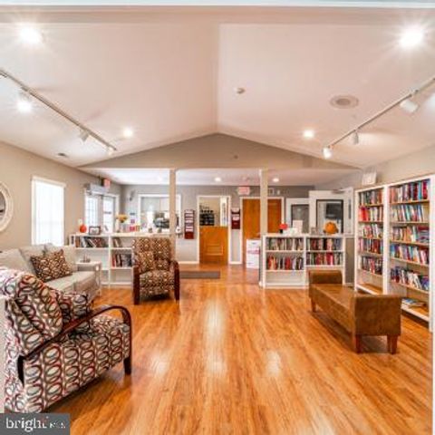 428 ELDERBERRY CT, Mount Laurel, NJ 08054