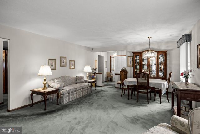 428 ELDERBERRY CT, Mount Laurel, NJ 08054