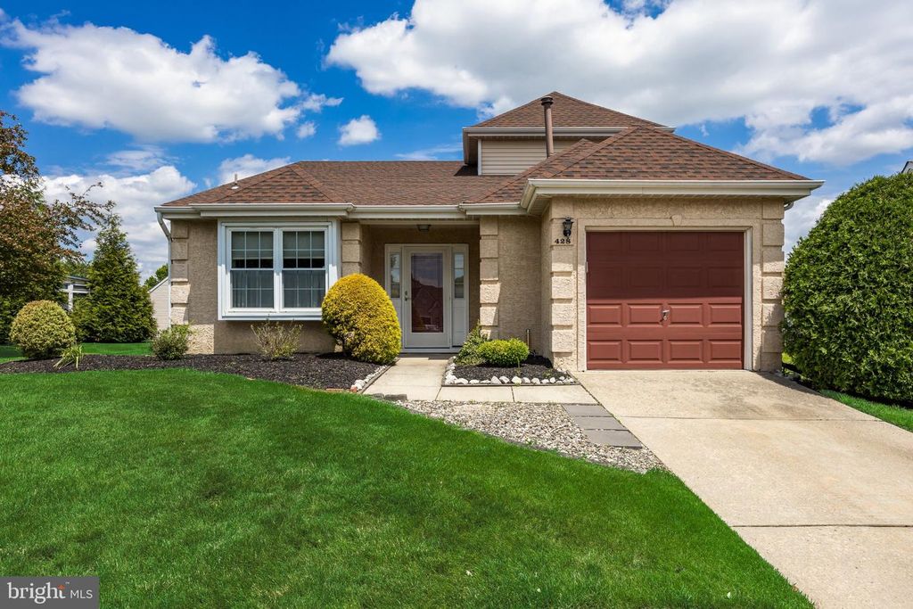 428 ELDERBERRY CT, Mount Laurel, NJ 08054